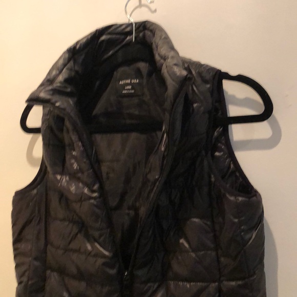 Puffer vest - Picture 2 of 6